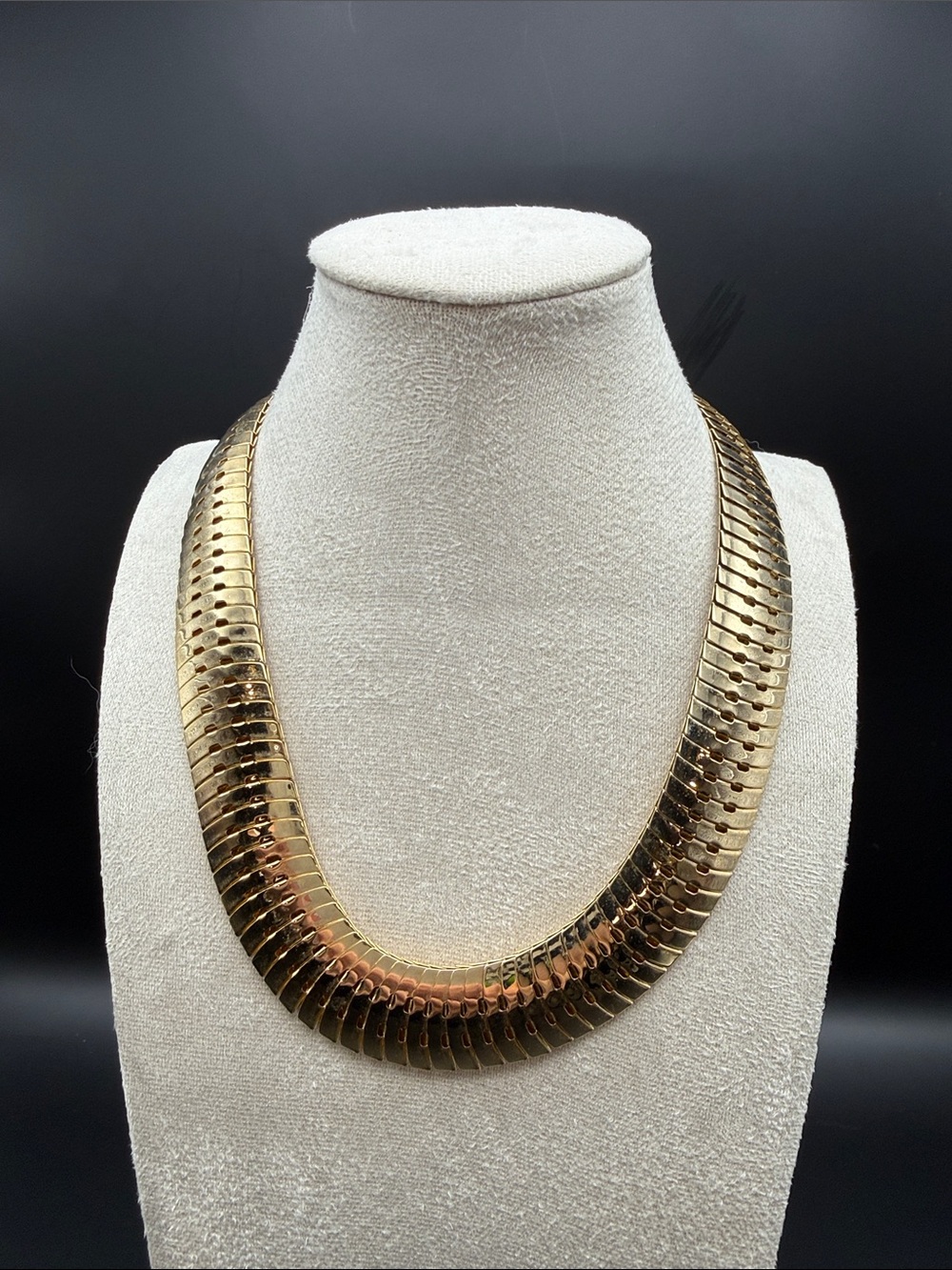 Vintage Gold Tone Wide Articulated Collar Statement Necklace 18”